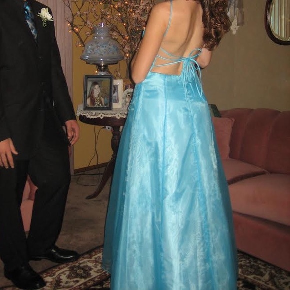 Aquamarine gown - Picture 7 of 8